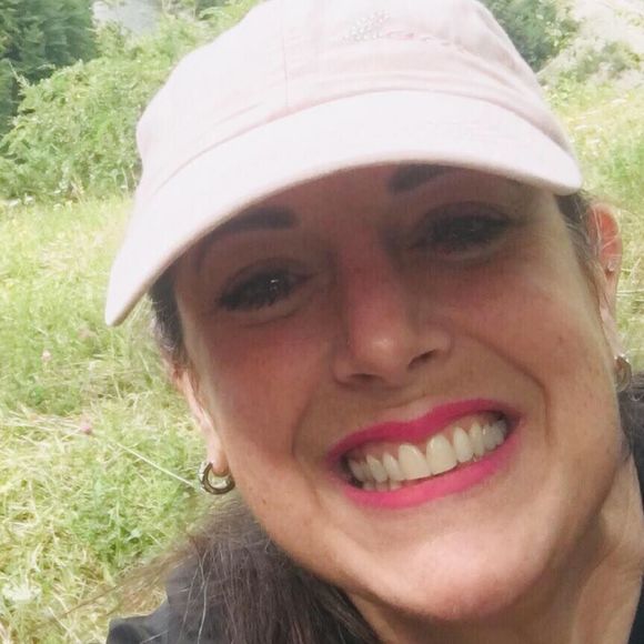 Meet your Posher, Amy - Picture 1 of 1